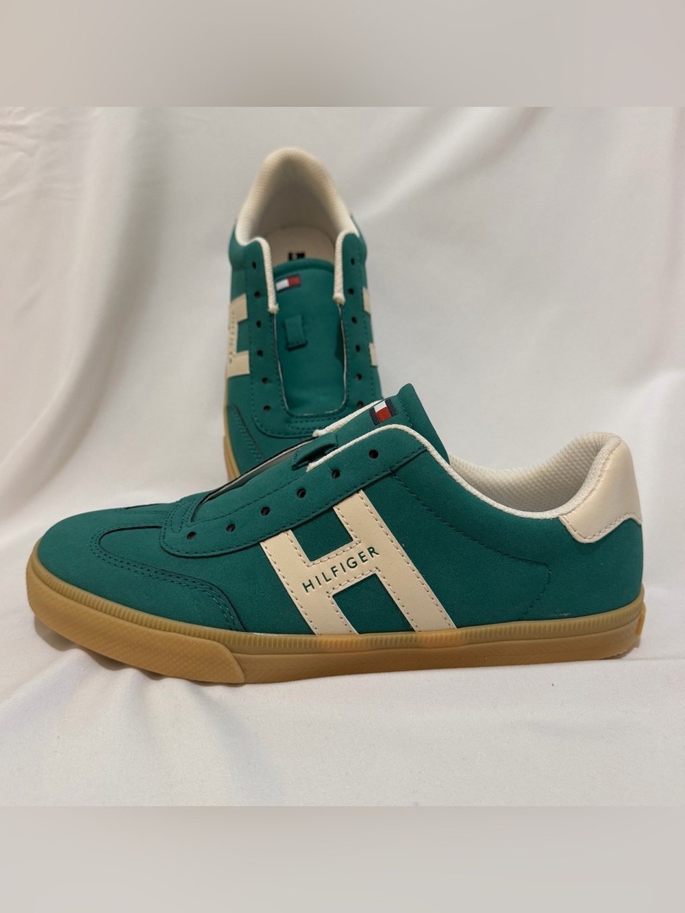 Tommy Hilfiger Teal and Cream Low-Top Sneakers